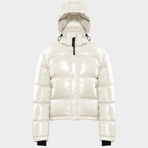 Aritzia gloss Super Puff shorty